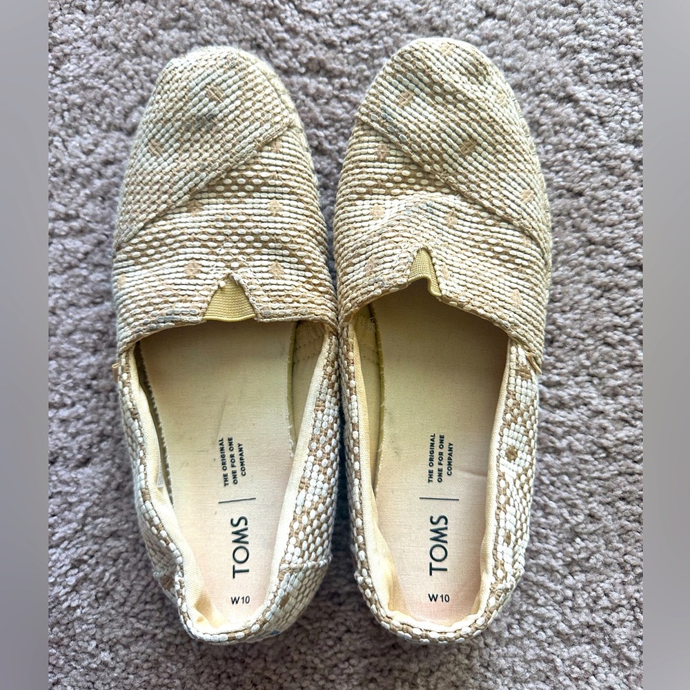 Toms in size 10